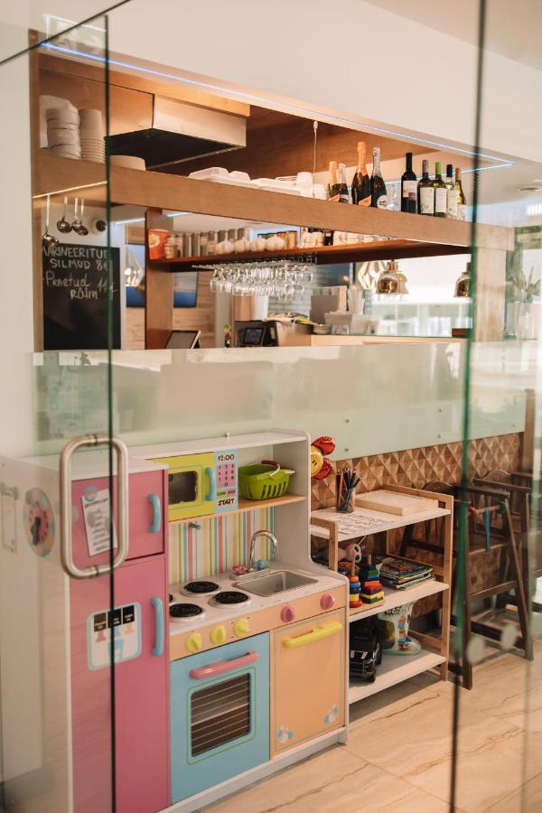 Merepargi Aparthotel & Cafe Нарва-Йыэсуу Экстерьер фото